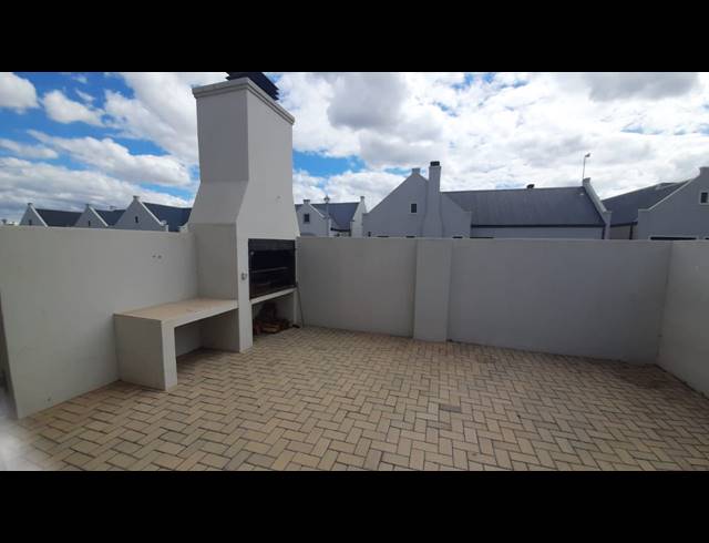 2 bed property to rent in REUNION PARK